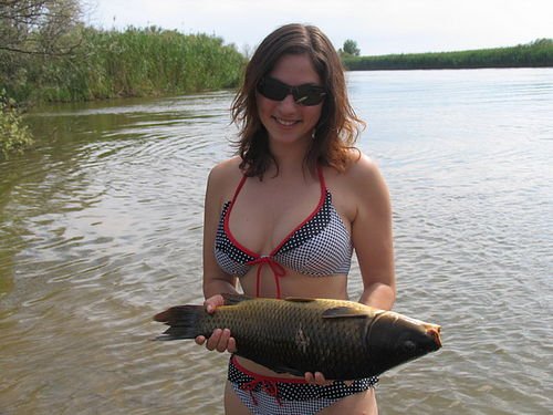 182girls fishing.